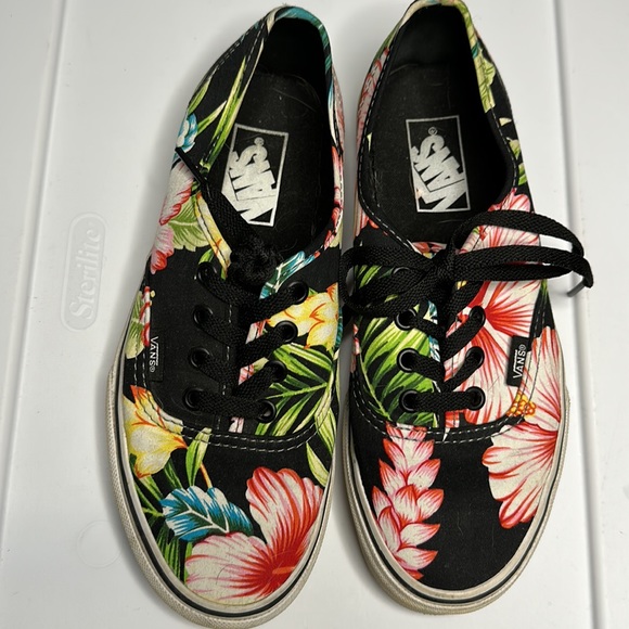 Women’s US 7.0 Hawaiian Vans - Picture 2 of 4